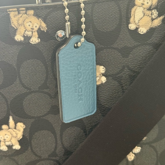 Coach Dempsey Tote Bag 40 In Signature Canvas With Happy Dog Print - Picture 16 of 16